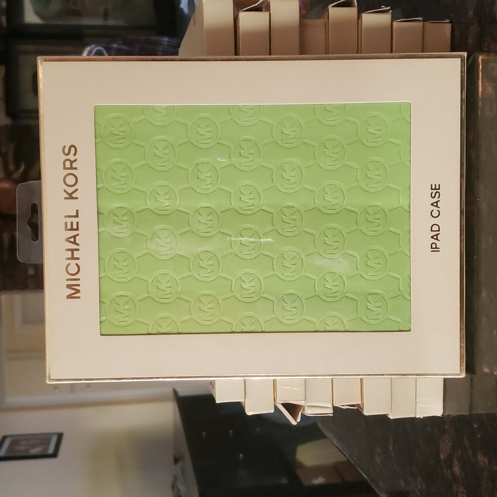 NWT Michael Kors Mono Embossed Neoprene Lime Ipad 2 Case